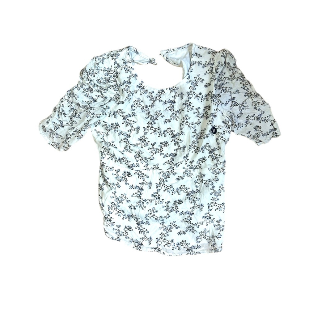 NWT Abercrombie & Fitch‎ Floral White and Black Short Puff Sleeve Tee Size XS